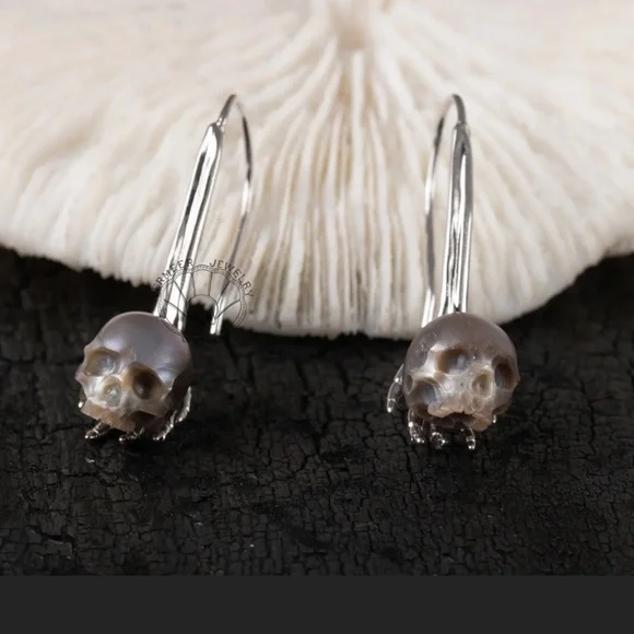 Vermeer Jewelry 925 sterling Silver Skull Pearl carved handmade gothic Earrings - Picture 2 of 3